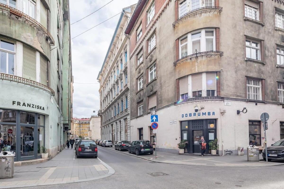 Super Central New Studio Budapest Extérieur photo